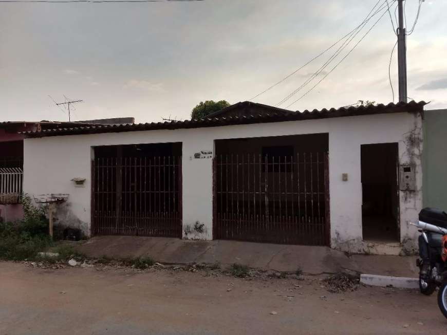 Casa com 3 Quartos à Venda, 164 m² por R$ 160.000 Parque Cuiabá, Cuiabá - MT