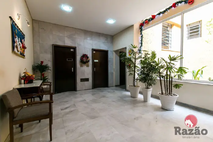 Apartamento com 2 Quartos para Alugar, 82 m² por R$ 750/Mês Centro, Curitiba - PR