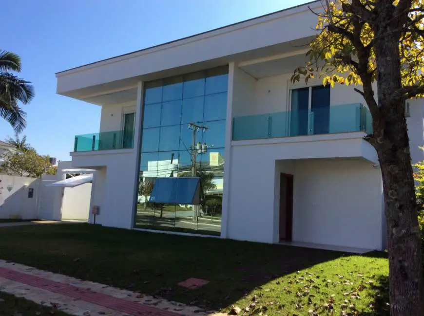 Casa com 7 Quartos para Alugar por R$ 5.500/Dia Rua das Miraguaias, 2 - Jurerê Internacional, Florianópolis - SC