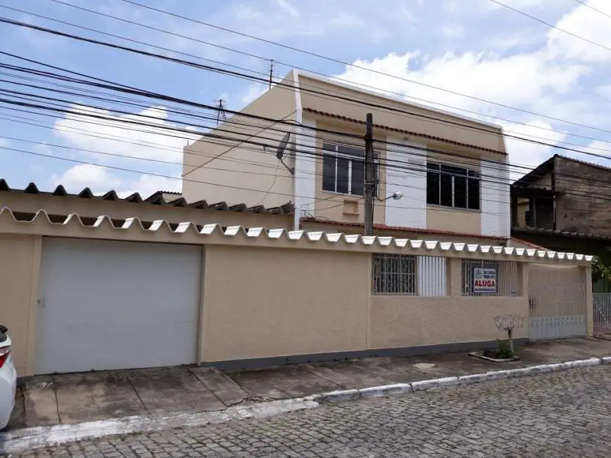 Casa com 3 Quartos para Alugar, 250 m² por R$ 2.200/Mês Rua Geraldo Matos Moreira, 28 - Campo Grande, Rio de Janeiro - RJ