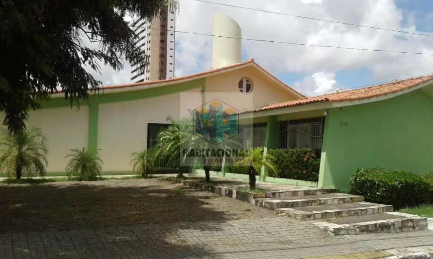 Casa com 6 Quartos para Alugar, 350 m² por R$ 6.000/Mês Avenida Capitão-Mor Gouveia, 2085 - Lagoa Nova, Natal - RN