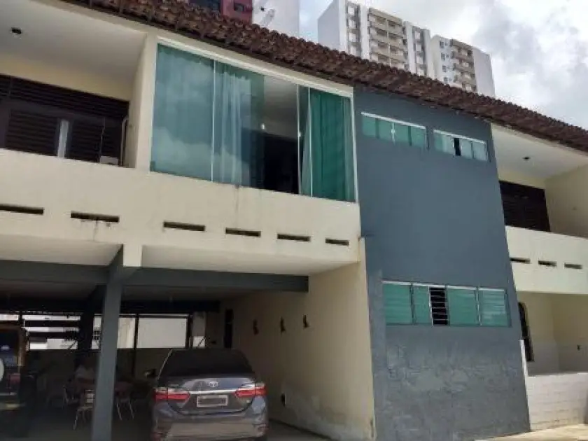 Casa com 4 Quartos à Venda, 500 m² por R$ 2.000.000 Bessa, João Pessoa - PB