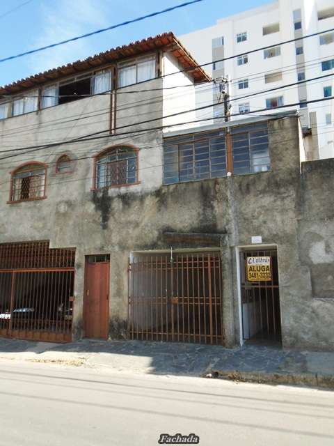 Casa com 1 Quarto para Alugar, 40 m² por R$ 550/Mês Sagrada Família, Belo Horizonte - MG