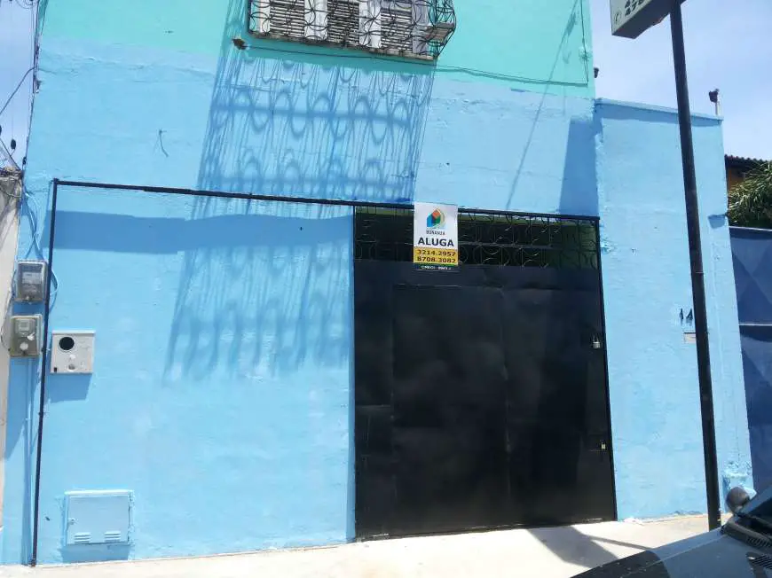 Casa com 2 Quartos para Alugar, 70 m² por R$ 750/Mês Rua Edgar Falcão - Presidente Kennedy, Fortaleza - CE