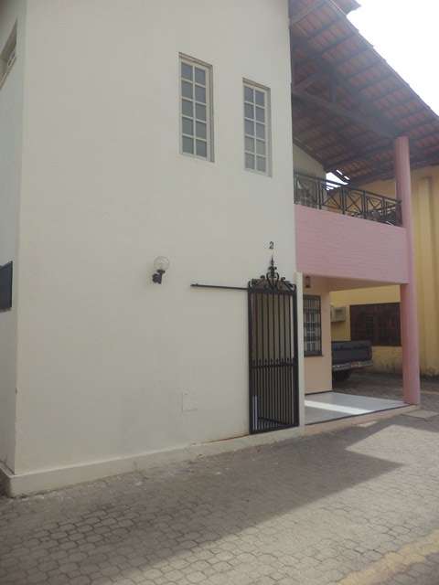 Casa com 3 Quartos para Alugar, 130 m² por R$ 1.200/Mês Rua Elizeu Oriá, 640 - Sapiranga, Fortaleza - CE