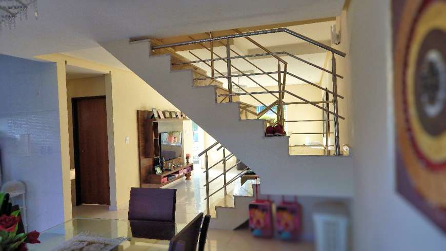 Casa com 3 Quartos à Venda, 300 m² por R$ 850.000 Rodovia dos Náufragos - Aruana, Aracaju - SE