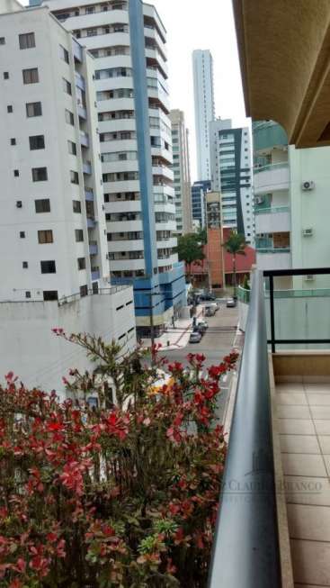 Apartamento com 3 Quartos para Alugar por R$ 650/Dia Rua 1922, 111 - Centro, Balneário Camboriú - SC