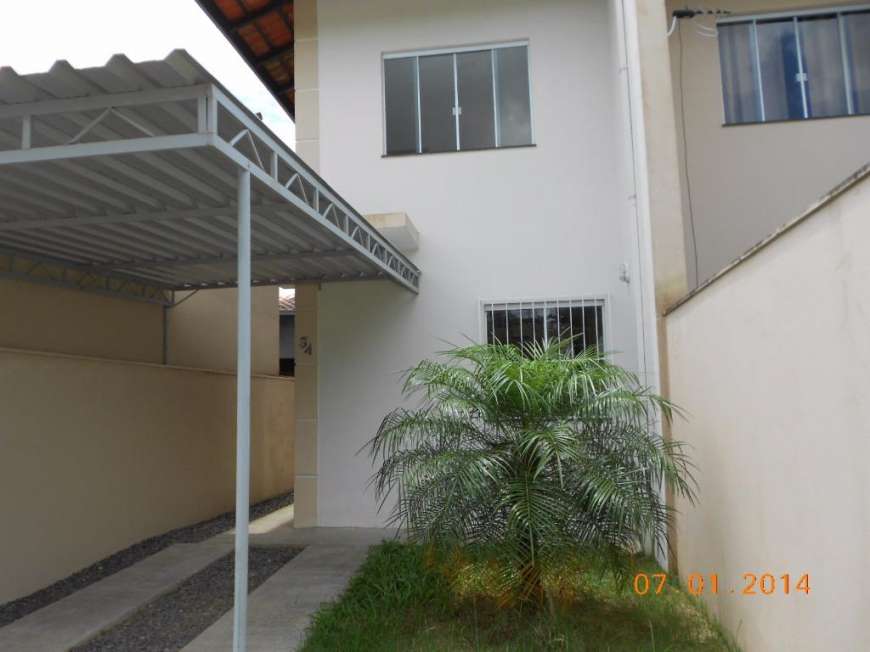 Casa com 2 Quartos para Alugar, 80 m² por R$ 1.000/Mês Petrópolis, Joinville - SC