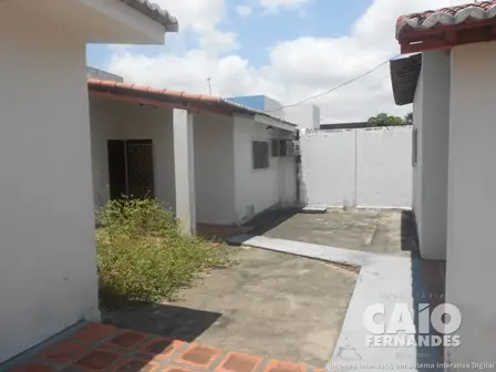 Casa com 3 Quartos para Alugar por R$ 4.000/Mês Rua Sargento Norberto Marquês, 220 - Centro, Parnamirim - RN