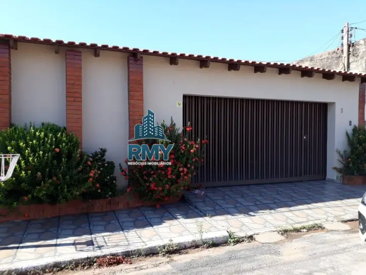Casa com 3 Quartos à Venda, 146 m² por R$ 240.000 Rua Maritaca, 8 - CPA IV, Cuiabá - MT