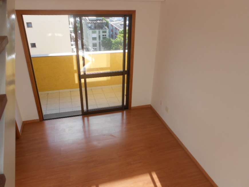 Cobertura com 2 Quartos para Alugar, 140 m² por R$ 2.500/Mês Rua Felipe de Oliveira, 842 - Petrópolis, Porto Alegre - RS