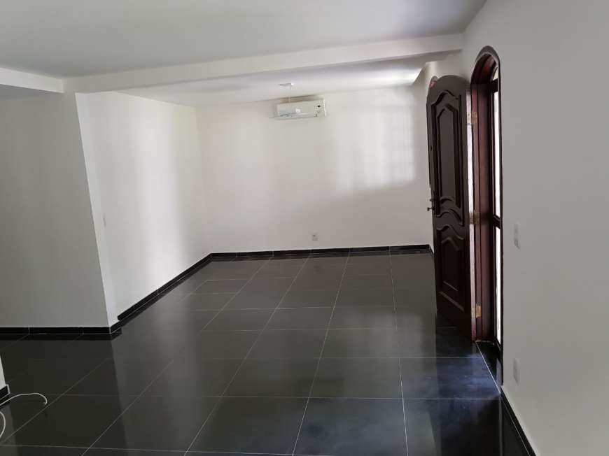 Casa de Condomínio com 3 Quartos para Alugar, 200 m² por R$ 6.000/Mês Recreio Dos Bandeirantes, Rio de Janeiro - RJ