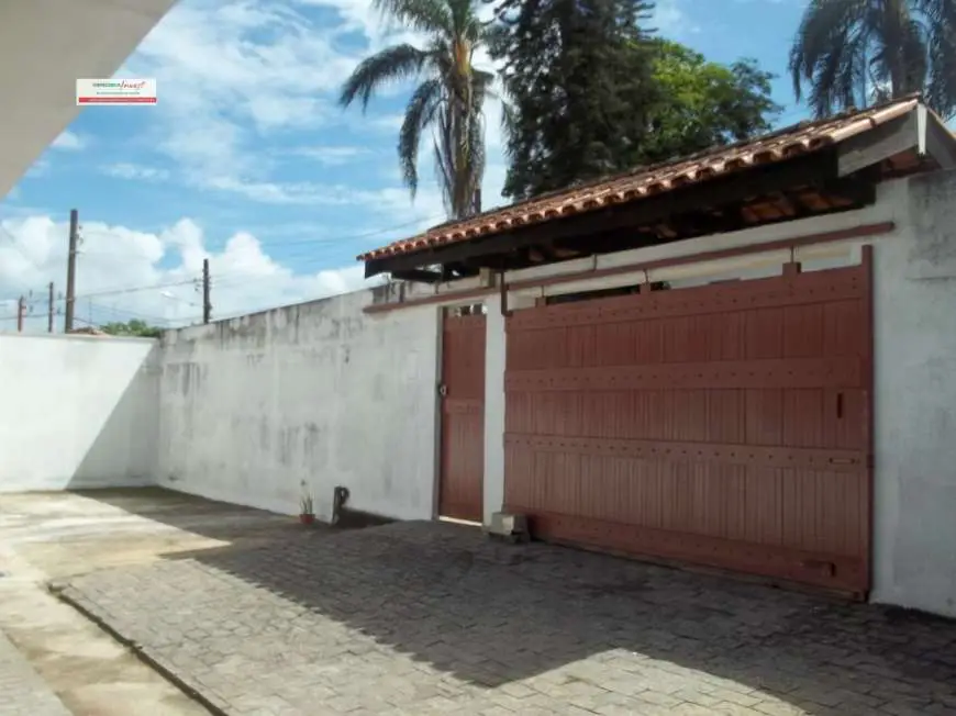 Casa com 3 Quartos para Alugar por R$ 1.500/Mês Jardim Itapecerica, Itapecerica da Serra - SP