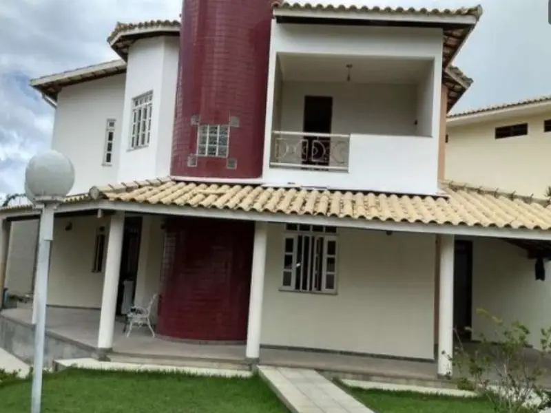 Casa de Condomínio com 4 Quartos para Alugar, 210 m² por R$ 3.500/Mês Estrada do Coco, Lauro de Freitas - BA