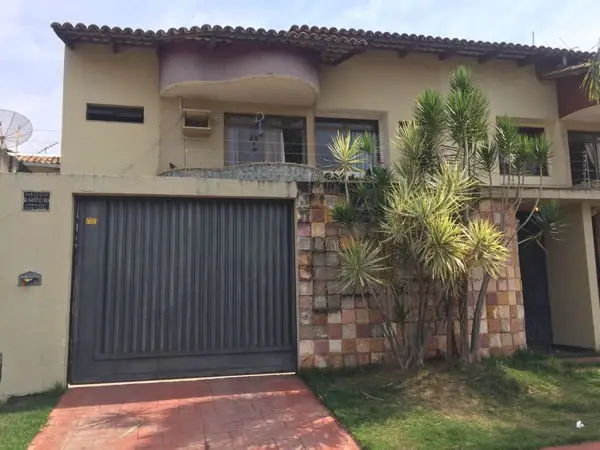 Casa com 4 Quartos à Venda, 350 m² por R$ 850.000 Rua C 179 - Setor Nova Suiça, Goiânia - GO