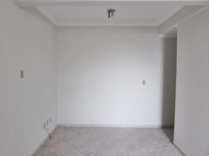 Casa com 1 Quarto para Alugar, 45 m² por R$ 700/Mês Centro, Divinópolis - MG