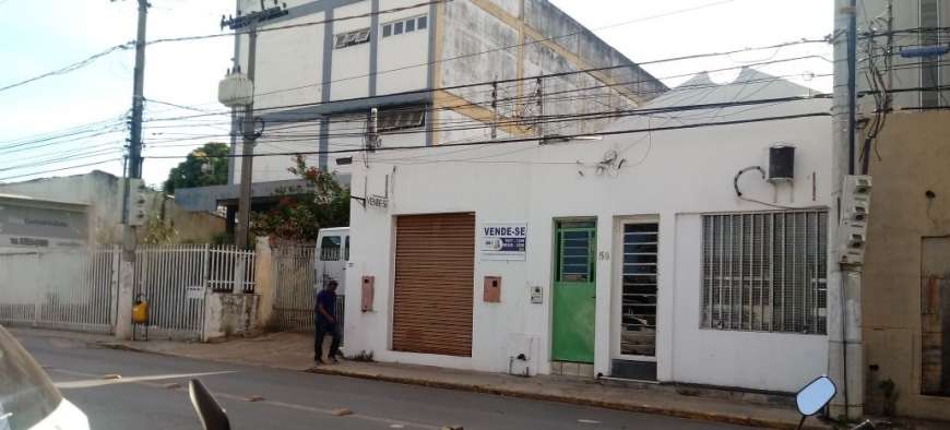 Casa com 5 Quartos à Venda, 300 m² por R$ 900.000 Praça Moreira Cabral - Centro Sul, Cuiabá - MT