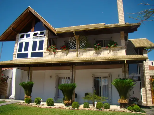 Casa com 3 Quartos para Alugar por R$ 4.000/Dia Avenida das Lagostas - Jurerê Internacional, Florianópolis - SC
