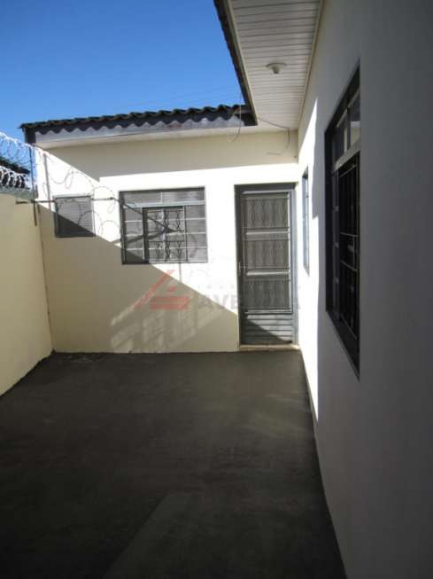 Casa com 2 Quartos para Alugar, 50 m² por R$ 550/Mês Rua Tangará, 281 - Yara, Londrina - PR