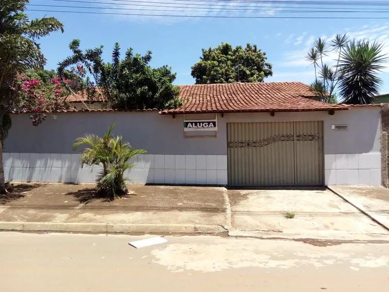 Casa com 3 Quartos para Alugar, 100 m² por R$ 830/Mês Residencial Village Garavelo, Aparecida de Goiânia - GO