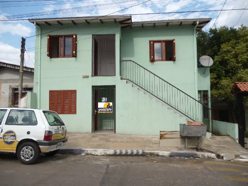 Apartamento com 2 Quartos para Alugar por R$ 900/Mês Rua Guaianá, 377 - Vila Monte Carlo, Cachoeirinha - RS