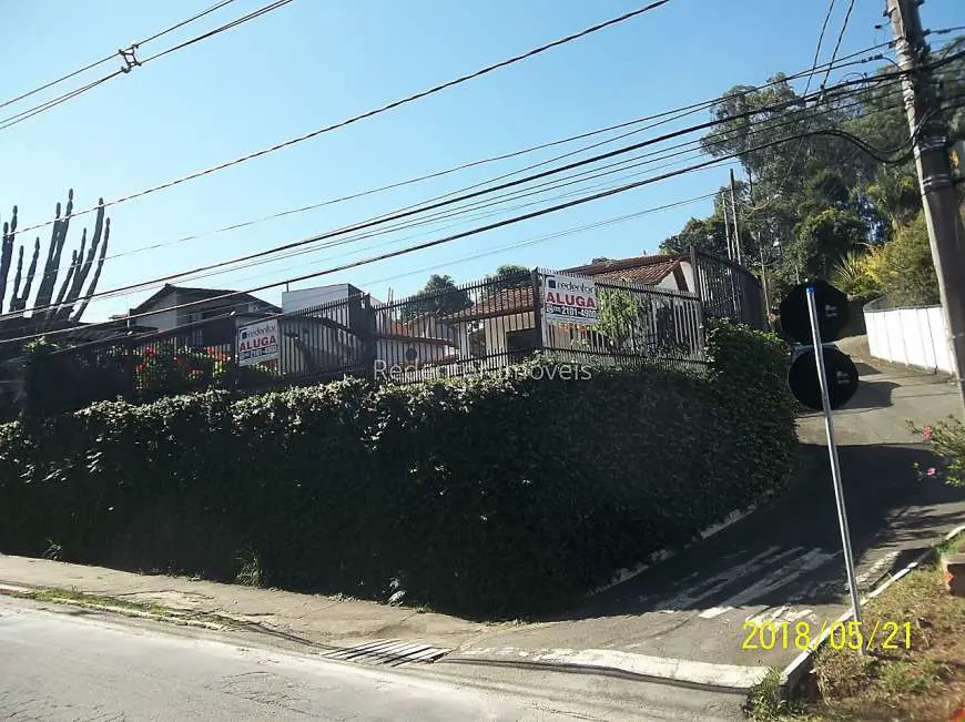 Casa com 5 Quartos para Alugar por R$ 5.500/Mês Teixeiras, Juiz de Fora - MG