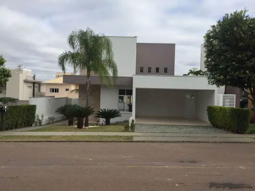 Casa de Condomínio com 4 Quartos à Venda, 260 m² por R$ 1.100.000 Avenida Belvedere, 20 - Condomínio Belvedere, Cuiabá - MT