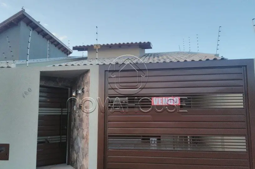 Casa com 3 Quartos à Venda, 112 m² por R$ 300.000 Vila Nasser, Campo Grande - MS