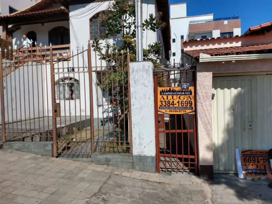 Casa com 2 Quartos para Alugar, 50 m² por R$ 800/Mês Rua Vila da Barra - Barreiro, Belo Horizonte - MG