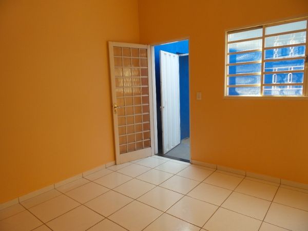 Casa com 2 Quartos para Alugar, 55 m² por R$ 780/Mês Rua F35 - Setor Faiçalville, Goiânia - GO