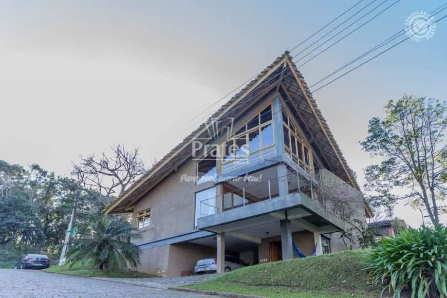 Casa com 3 Quartos para Alugar, 266 m² por R$ 5.500/Mês Rua Eduardo Sprada, 3083 - Campo Comprido, Curitiba - PR