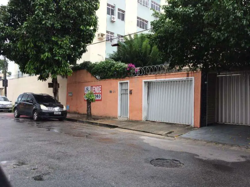 Casa com 7 Quartos à Venda, 495 m² por R$ 650.000 Benfica, Fortaleza - CE