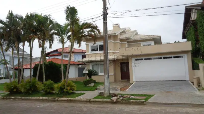Casa com 4 Quartos para Alugar, 380 m² por R$ 1.900/Dia Jurerê Internacional, Florianópolis - SC
