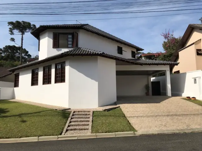 Casa com 3 Quartos à Venda, 272 m² por R$ 920.000 Santa Felicidade, Curitiba - PR