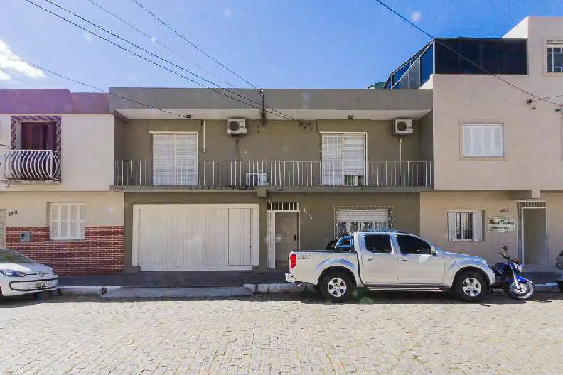 Casa com 3 Quartos para Alugar por R$ 2.500/Mês Rua General Argolo, 1498 - Centro, Pelotas - RS
