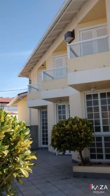 Casa com 3 Quartos à Venda, 316 m² por R$ 760.000 Coqueiros, Florianópolis - SC
