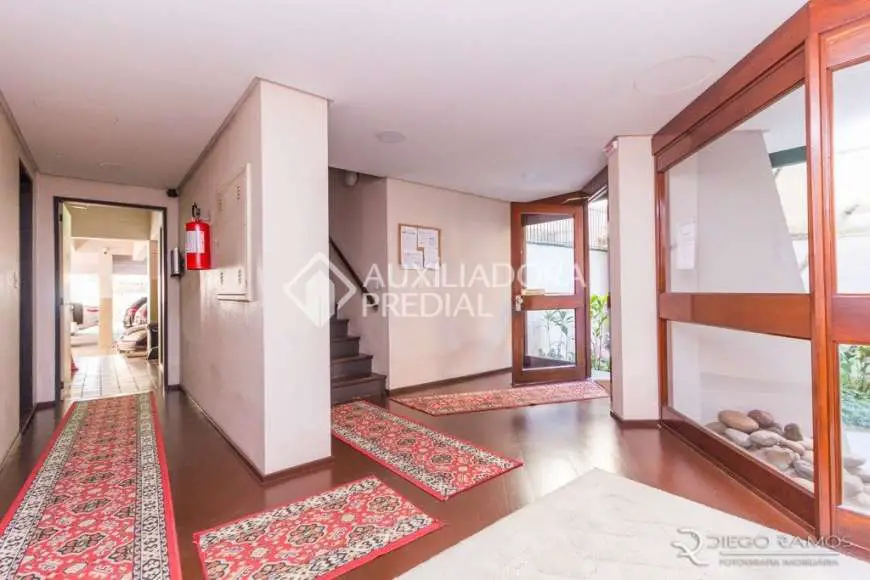 Apartamento com 1 Quarto para Alugar, 44 m² por R$ 900/Mês Rua Vicente da Fontoura, 1389 - Rio Branco, Porto Alegre - RS