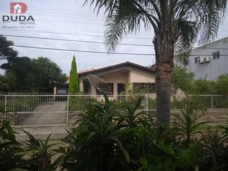 Casa com 3 Quartos à Venda, 265 m² por R$ 500.000 Centro, Balneário Rincão - SC