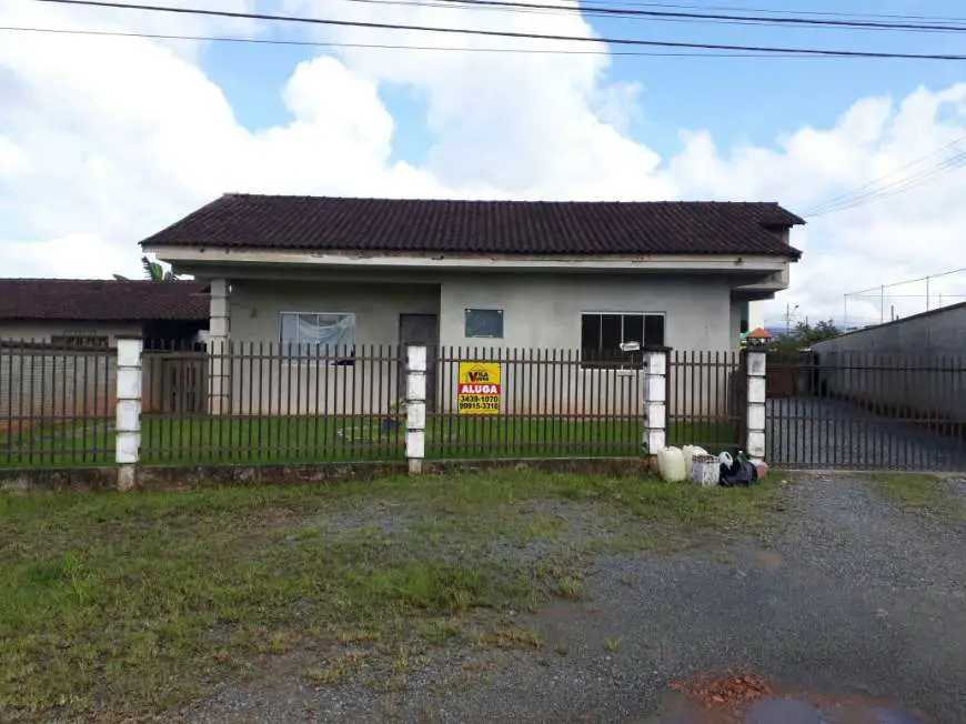Casa com 3 Quartos para Alugar por R$ 950/Mês Rua Francisco Moser, 565 - Vila Nova, Joinville - SC