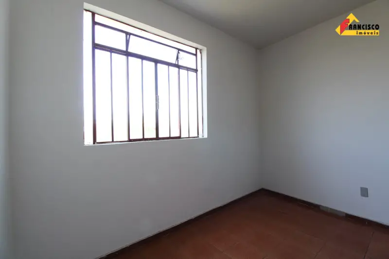 Apartamento com 3 Quartos para Alugar, 80 m² por R$ 479/Mês Rua Francisco de Carvalho, 48 - Niterói, Divinópolis - MG