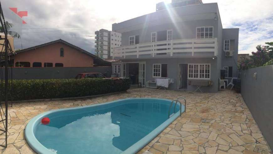 Casa com 3 Quartos à Venda, 150 m² por R$ 600.000 Rua Coqueiros - Tabuleiro, Camboriú - SC