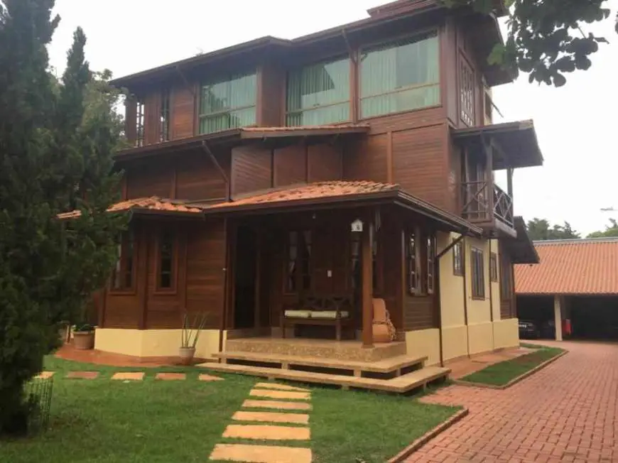 Casa de Condomínio com 8 Quartos para Alugar, 400 m² por R$ 4.000/Mês Rua Três - Condomínio Village do Gramado, Lagoa Santa - MG