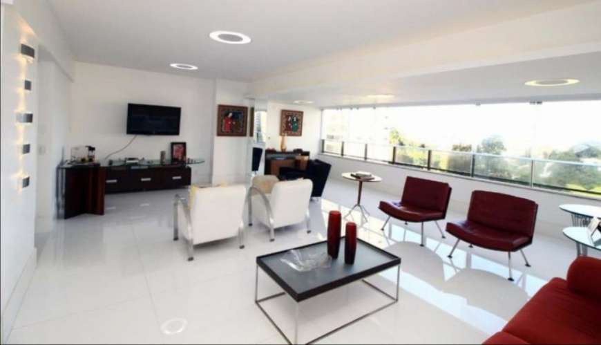 Apartamento com 3 Quartos para Alugar, 170 m² por R$ 8.000/Mês Horto Florestal, Salvador - BA