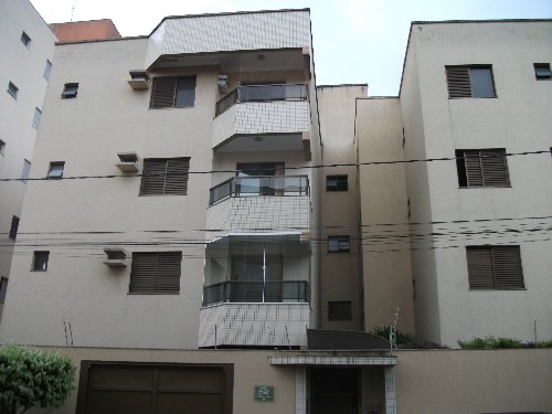 Apartamento com 3 Quartos para Alugar por R$ 1.000/Mês Jardim Finotti, Uberlândia - MG