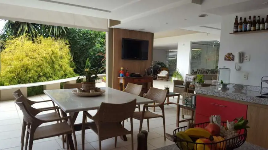 Casa com 4 Quartos à Venda, 700 m² por R$ 2.800.000 Vale dos Pinheiros, Nova Friburgo - RJ