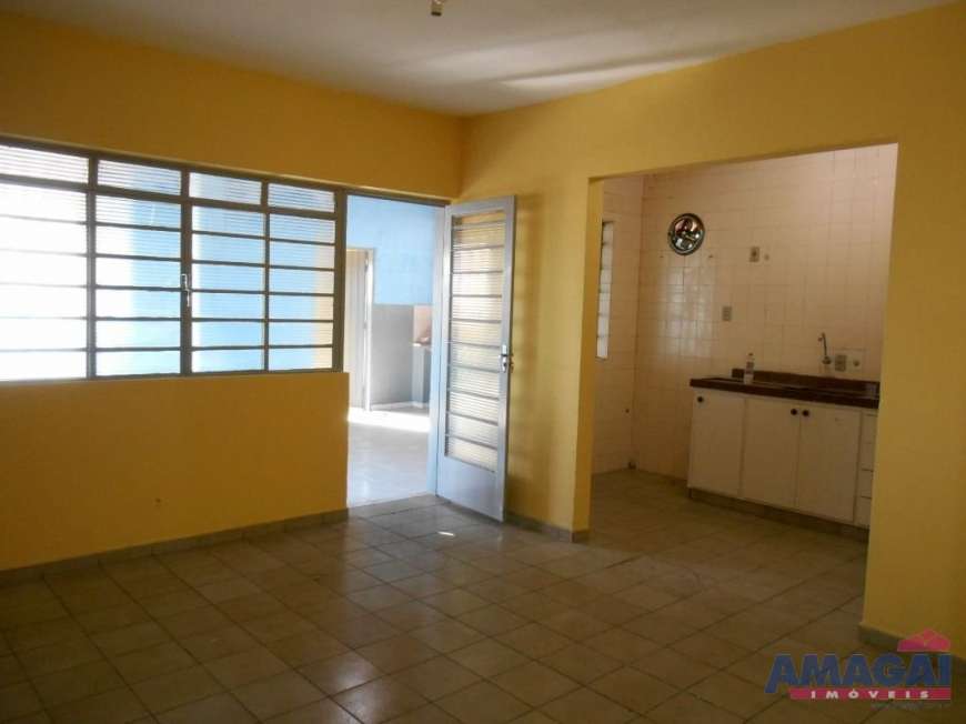 Casa com 3 Quartos para Alugar, 100 m² por R$ 1.300/Mês Centro, Jacareí - SP