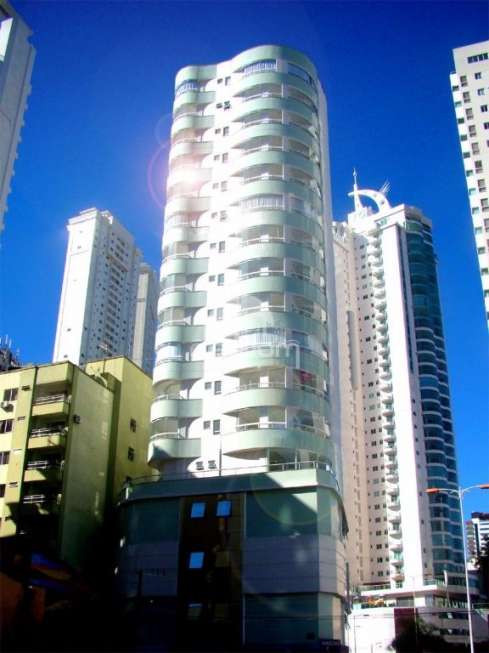 Apartamento com 3 Quartos à Venda, 125 m² por R$ 850.000 Rua 3610, 56 - Centro, Balneário Camboriú - SC