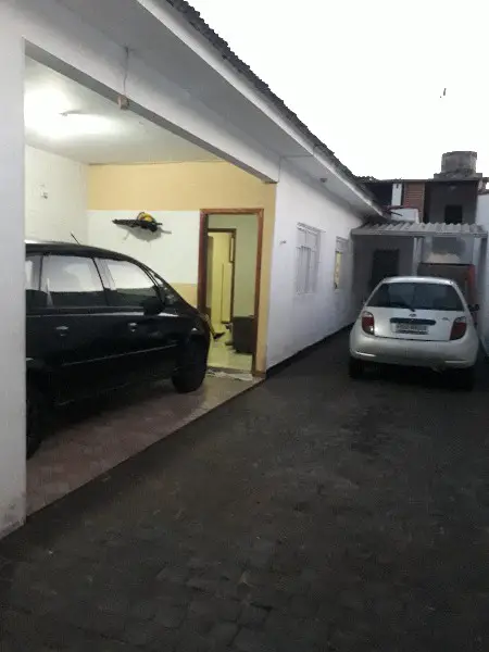 Casa com 6 Quartos à Venda, 1 m² por R$ 400.000 Jaraguá, Uberlândia - MG