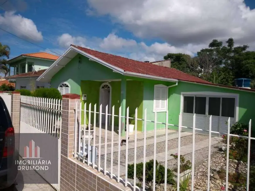 Casa com 3 Quartos à Venda, 125 m² por R$ 220.000 Rua Armando Ernesto Alves - Barra do Aririu, Palhoça - SC