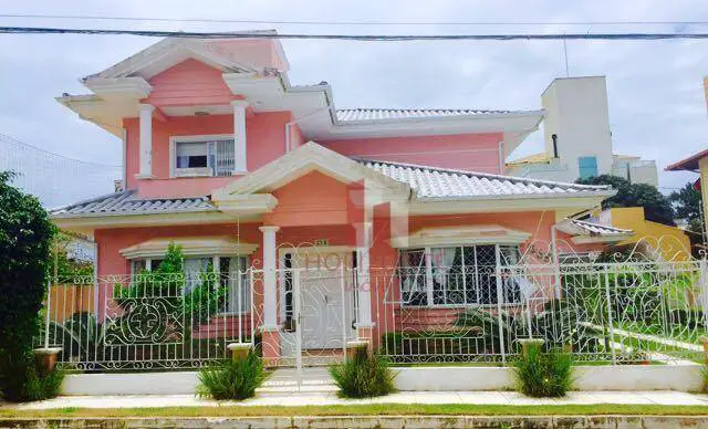 Casa com 4 Quartos à Venda, 420 m² por R$ 1.400.000 Rua dos Tubarões, 372 - Ingleses do Rio Vermelho, Florianópolis - SC